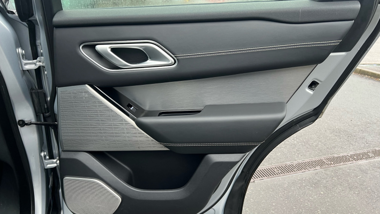 Land Rover Range Rover Velar 2.0 D200 R-Dynamic HSE 5dr Auto Diesel Estate